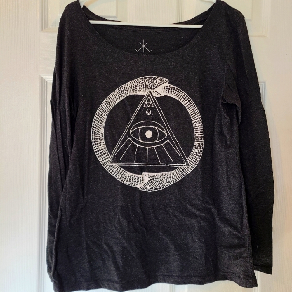 Graphic long sleeve